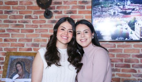  Andrea Ortiz y Estefi Benavente.