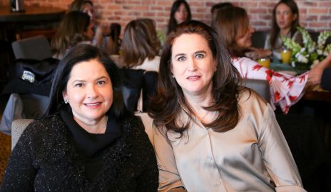  Queta Contreras y Norma Echánove.