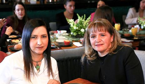  Mónica González y Carla Contreras.
