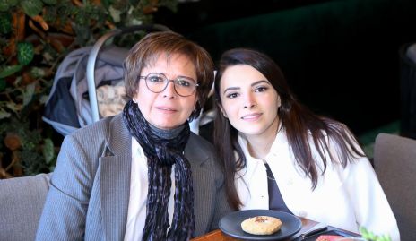  Clara Duarte y Miriam Ortiz.