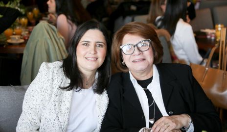  Daniela Lozano y María Esther Duarte.