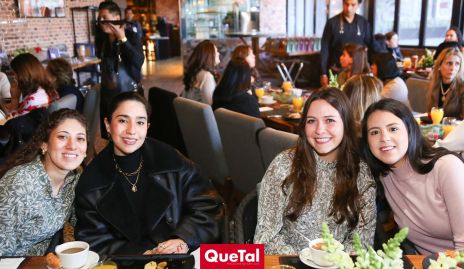  Lorena, Alicia, Fernanda y Estefanía.