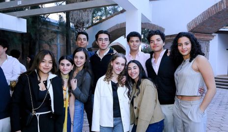  Sofía Torre con sus amigos.