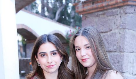  Nuria Torrescano y María.