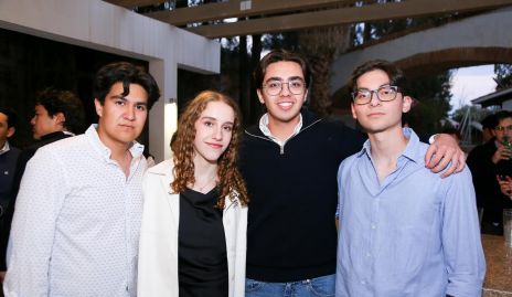  Sofía Torre con sus amigos.