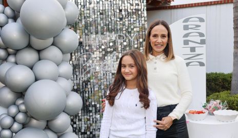  Alejandra Salas con su hija Arantza Calzada.