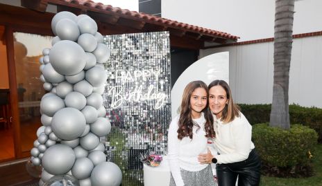  Alejandra Salas con su hija Arantza Calzada.