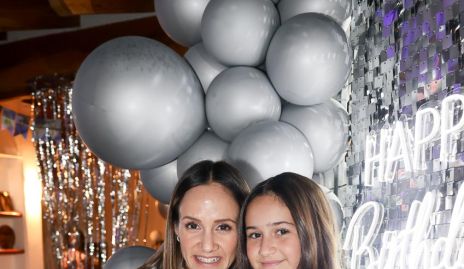  Alejandra Salas con su hija Arantza Calzada.