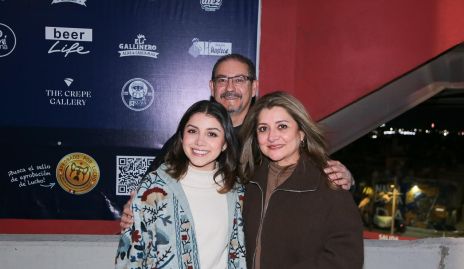 Montse Esparza,Luis Esparza y Edie González.