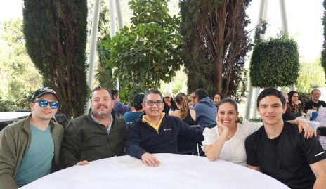 Diego y Ramón Meade, Saúl, Alejandra y Saúl Martínez.