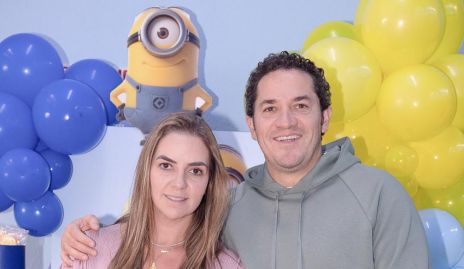  Rocío Muriel y René Pierdant con su hijo Pablo.