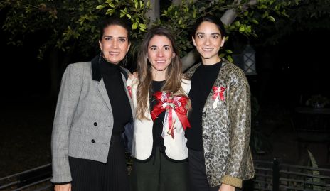  Lourdes Velázquez con sus hijas Isabel y Sofía Álvarez.