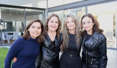  Lorena Torres, Deyanira Cázares, Karina Vita y Adriana Ocaña.