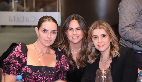  Rocío Muriel, Marianne Velasco y Daniela Muriel.