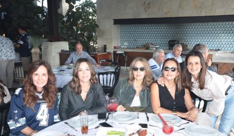  Paulina Quiroz, Ana Saldaña, Vero Berrón, Cristina Villalobos y Mónica Galarza.