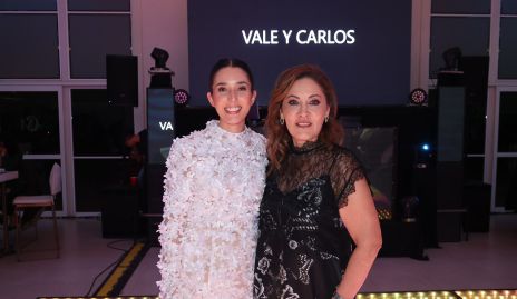  Valeria Alcalde y Ángeles Barba.