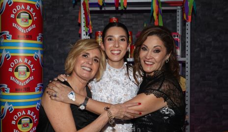  Silvia Aguilar, Valeria Alcalde y Ángeles Barba.