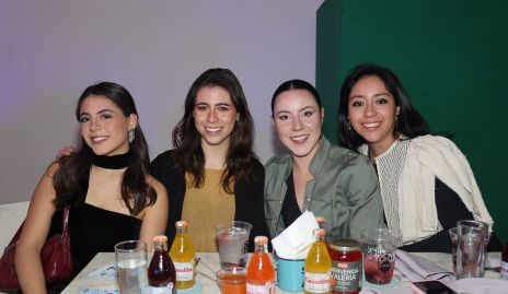  Lu Motilla, Natalia Monsiváis, Cristina Monsiváis e Isabela Martínez.