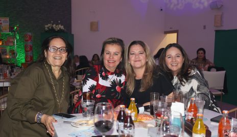  Gaby Espinosa, Idalia Cruz, Lorena Martínez y Claudia Álvarez.