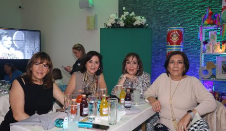  Estela Dildox, Lourdes Rodríguez, Tere Miel y María Emilia Torres.