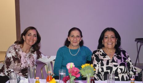  Mónica Alcalde, Martha Alcalde y Lupita Torres.