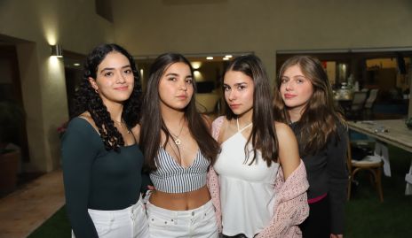  Caro González, Romi González, Carla Silva y Paulina Rosas.