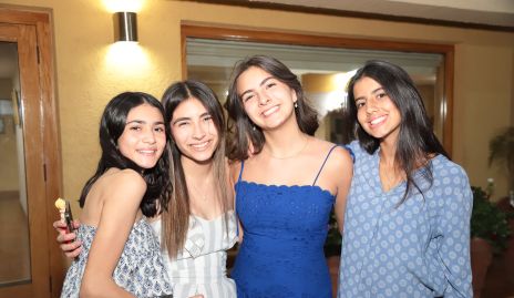  Mara González, Marisa Gómez, Paty Gómez y Fernanda Valle.