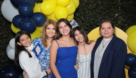  María Eva Gómez, María Eva Díez Gutiérrez, Paty Gómez, Marisa Gómez y  Martha Elena Díez Gutiérrez.