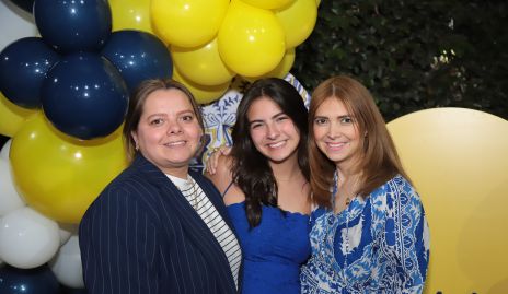  Martha Elena Díez Gutiérrez, Paty Gómez y María Eva Díez Gutiérrez.