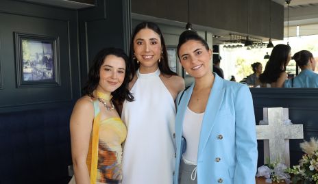  Brenda Aguilar, Andrea de la Torre y María Dolores Gómez.