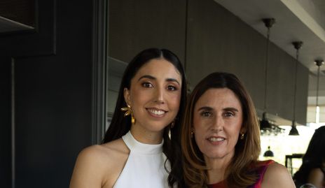  Verónica con sus hija Andrea de la Torre.