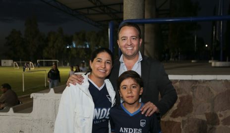  Javier Algara, Martha Morales y Javier Algara.