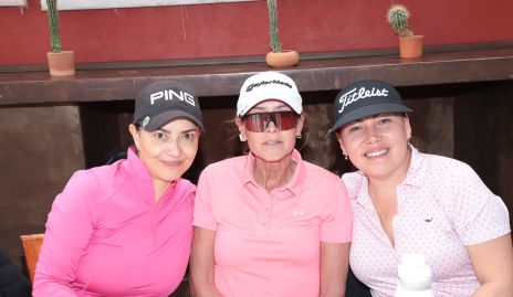 Livet Olivas, Alma Rosa Orozco y Carla Ruiz.
