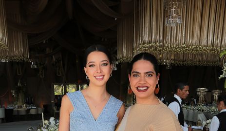  Isabela Villanueva y Eugenia Martínez.