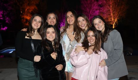 Macarena Villasuso con sus amigas.