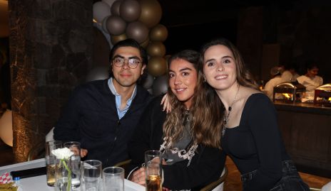  Emiliano Rivera, Regina Rivera y Emilia Meade.