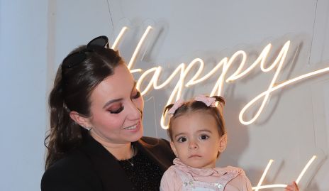  Paty de Antuñano con su sobrina Francesca.