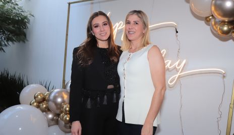  Paty de Antuñano y Lucía Nava.