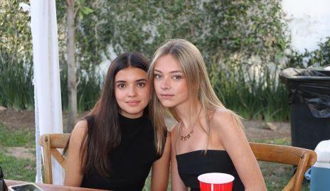  Sofía Anguiano y Anabella Mercado.