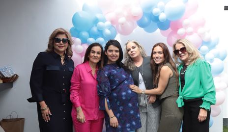  AnyulMartínez, Carmen Zapata, Pili Zapata, Lourdes Zapata, Montserrat Berrueta y María Eugenia Zapata.