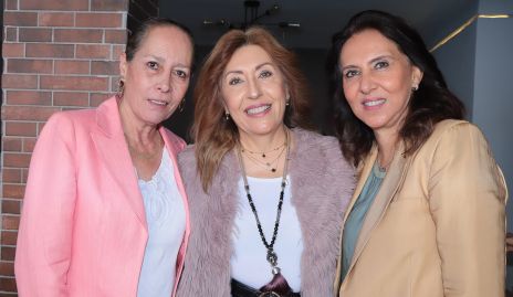  Marcela Suárez, Loli Castro y Meche Castro.