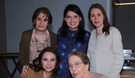  Elisa Ugalde, Pili Zapata, Mayte Ugalde, María Esther Núñez y María Guadalupe Parra.