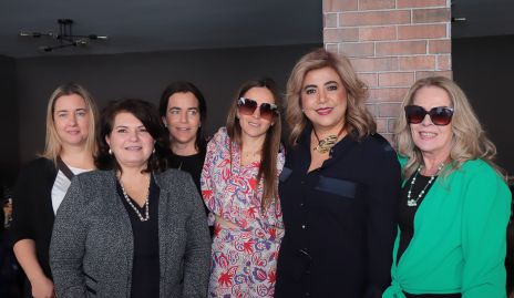  Marcela Martínez, Bertha Navarro, Martha Martínez, Bibi Perea, Anyul Martínez y María Eugenia Zapata.