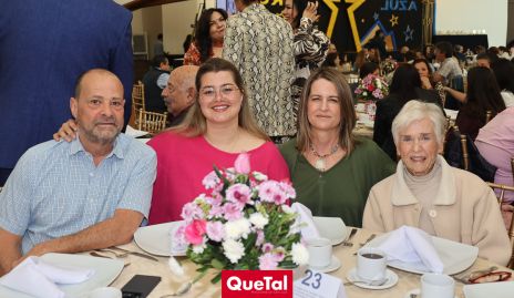  Renato Valle, Isabel Valle, Isabel Torre y Ana Campbell.