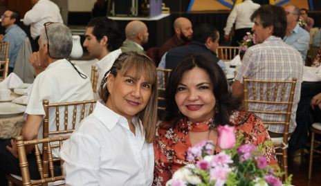  Leticia Patlán y Maricarmen de Salinas.