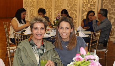  Lourdes Carrera y Alejandra Allende.