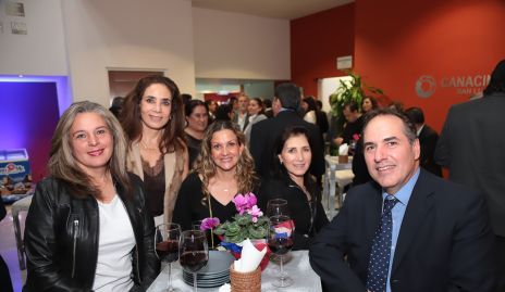  Elsa Candeo, Cristina Chevaile, Aurora Irigoyen, Rosalba Castillo y José Ignacio Pérez.