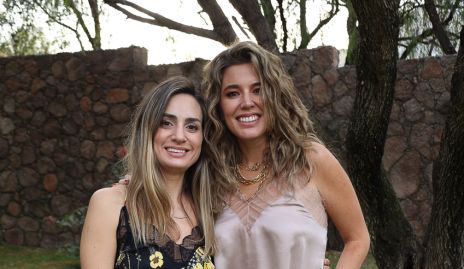  Montse Muñiz y Sofía López.