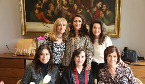 Araceli Foyo, Raquel Altamirano, Martha López, Vero Hernández, Alicia Gallegos y Coco Mendizábal.