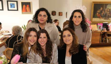  Gaby Altamirano, Daniela Rodríguez, Nuria Minondo, Fabiola Aguirre y Claudia Altamirano.